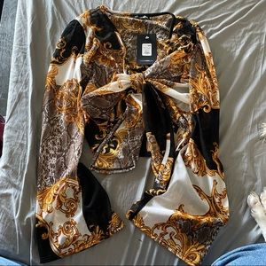 NWT Fashion Nova Chain Print Front Tie Top Size Small